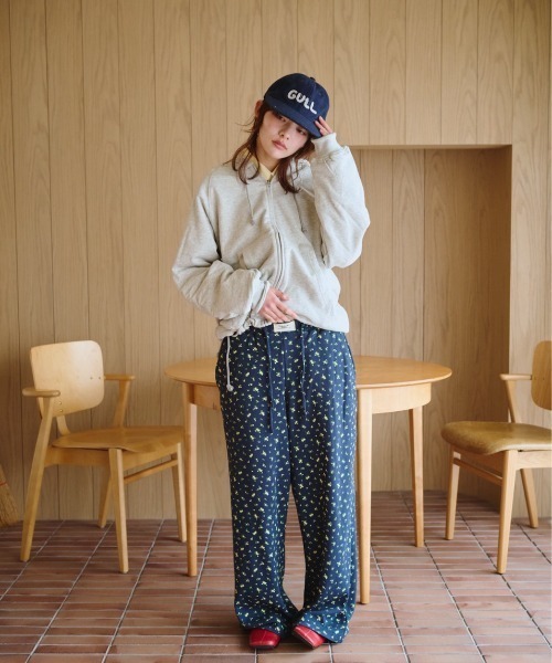 common gull products.(コモンガルプロダクツ)の「小さなお花畑のワッフルロングパンツ(スウェットパンツ・レディース・ネイビー/ライトブルー/ホワイト系/イエロー系・SMALL/MEDIUM/LARGE)」の20枚目の写真