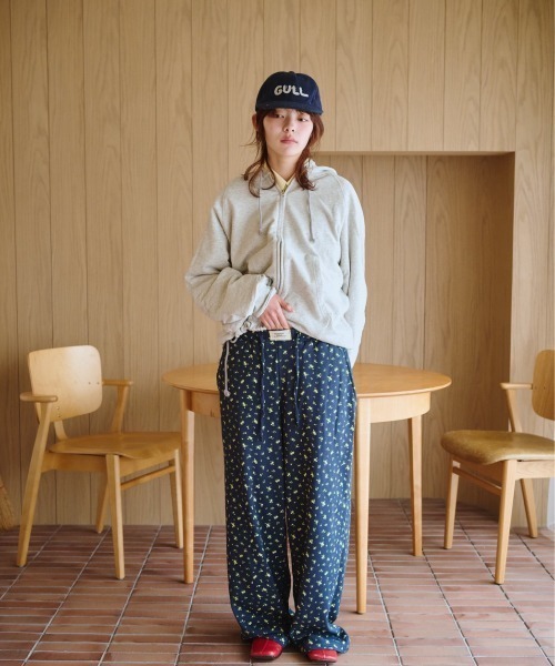 common gull products.(コモンガルプロダクツ)の「小さなお花畑のワッフルロングパンツ(スウェットパンツ・レディース・ネイビー/ライトブルー/ホワイト系/イエロー系・SMALL/MEDIUM/LARGE)」の14枚目の写真