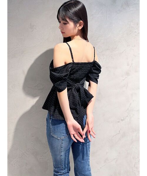 RESEXXY（リゼクシー）の「オフショルシャーリングチュニック（シャツ/ブラウス・レディース・ピンク/ホワイト/ブラック・FREE）」の5枚目の写真