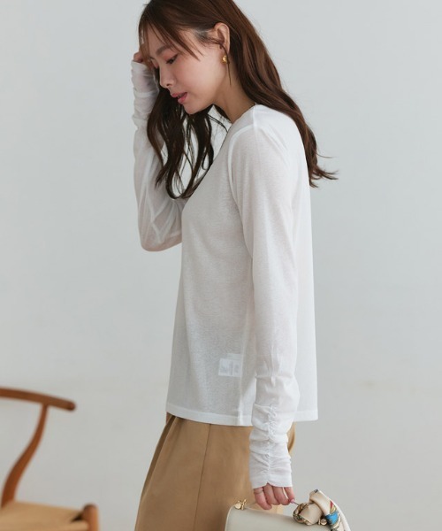 Pierrot（ピエロ）の「袖シャーリングシアーロングスリーブTシャツ（Tシャツ/カットソー・レディース・チャコール/オフホワイト/ブラック/ベビーピンク/サックスブルー・L/M/LL）」の8枚目の写真