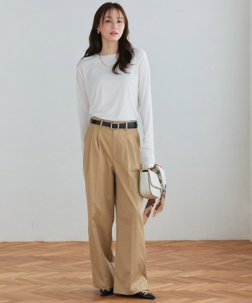 Pierrot（ピエロ）の「袖シャーリングシアーロングスリーブTシャツ（Tシャツ/カットソー・レディース・チャコール/オフホワイト/ブラック/ベビーピンク/サックスブルー・L/M/LL）」の11枚目の写真