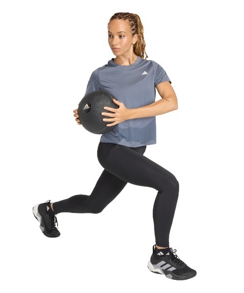 adidas(アディダス)の「アディダス adidas ワークアウト エッセンシャル クルーネック Tシャツ(Tシャツ/カットソー・レディース・ホワイト/スモークピンク・S/M/L)」の10枚目の写真