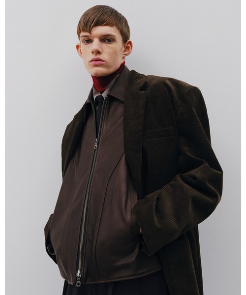 Juha(ユハ)の「OVERSIZED CORDUROY JACKET(テーラードジャケット・メンズ・ブラウン/ブラック・3/4)」の17枚目の写真