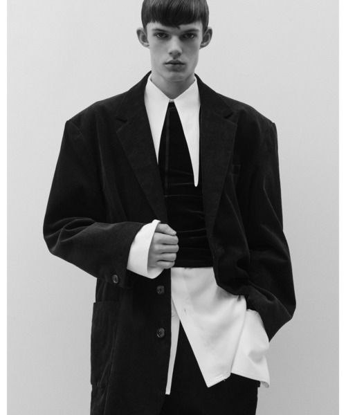 Juha(ユハ)の「OVERSIZED CORDUROY JACKET(テーラードジャケット・メンズ・ブラウン/ブラック・3/4)」の3枚目の写真