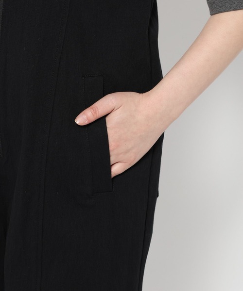 mysty woman(ミスティウーマン)の「フロントZIPオーバーオール 666534(サロペット/オーバーオール・レディース・オフホワイト/ブラック・FREE)」の11枚目の写真