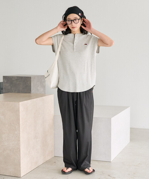 FREAK'S STORE(フリークスストア)の「FRUIT OF THE LOOM × FREAK'S STORE/フルーツオブザルーム 別注 ワッフル ヘンリーネック フレンチスリーブTシャツ(Tシャツ/カットソー・レディース・オフホワイト/その他/ブラック/ライトグレー・フリ-)」の18枚目の写真
