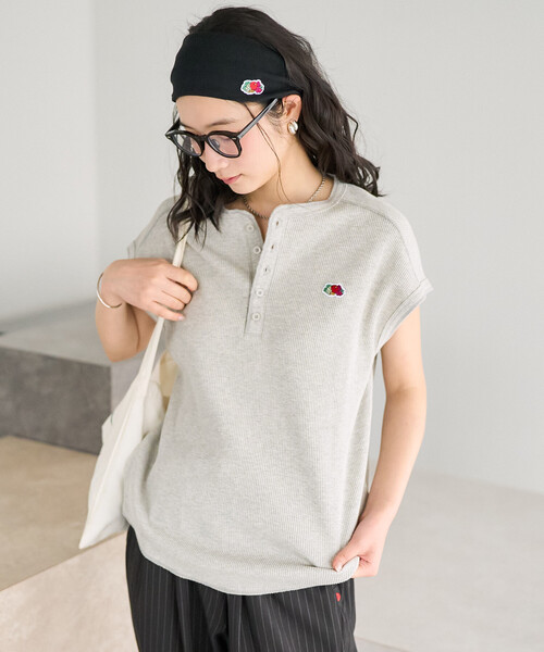 FREAK'S STORE(フリークスストア)の「FRUIT OF THE LOOM × FREAK'S STORE/フルーツオブザルーム 別注 ワッフル ヘンリーネック フレンチスリーブTシャツ(Tシャツ/カットソー・レディース・オフホワイト/その他/ブラック/ライトグレー・フリ-)」の21枚目の写真