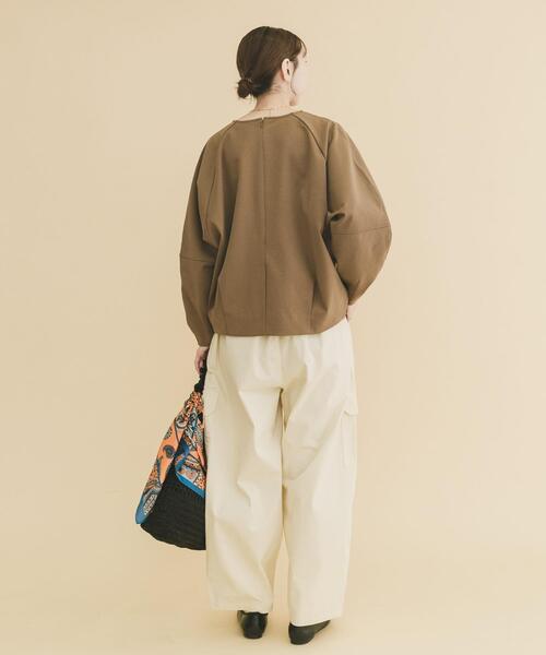 ITEMS URBANRESEARCH（アイテムズ アーバンリサーチ）の「バレルカーゴパンツ（その他パンツ・レディース・オフホワイト/ネイビー/ブラウン・FREE）」の17枚目の写真