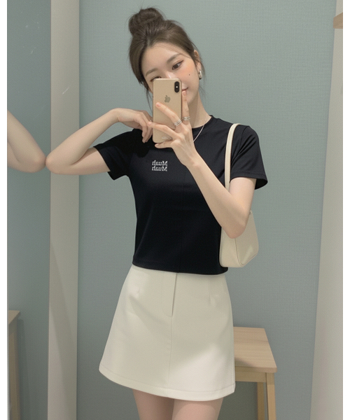 muahmuah（ムーアムーア）の「ポイントクロップピンタック半袖Tシャツ [2色]（Tシャツ/カットソー・レディース・ブラック/アイボリー・FREE）」の10枚目の写真