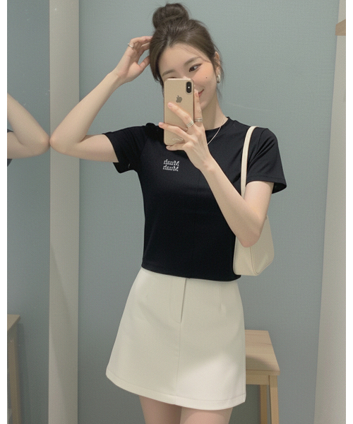 muahmuah（ムーアムーア）の「ポイントクロップピンタック半袖Tシャツ [2色]（Tシャツ/カットソー・レディース・ブラック/アイボリー・FREE）」の11枚目の写真