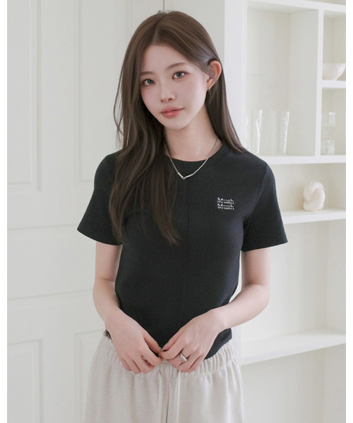 muahmuah（ムーアムーア）の「ポイントクロップピンタック半袖Tシャツ [2色]（Tシャツ/カットソー・レディース・ブラック/アイボリー・FREE）」の12枚目の写真
