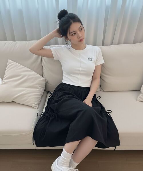 muahmuah（ムーアムーア）の「ポイントクロップピンタック半袖Tシャツ [2色]（Tシャツ/カットソー・レディース・ブラック/アイボリー・FREE）」の9枚目の写真