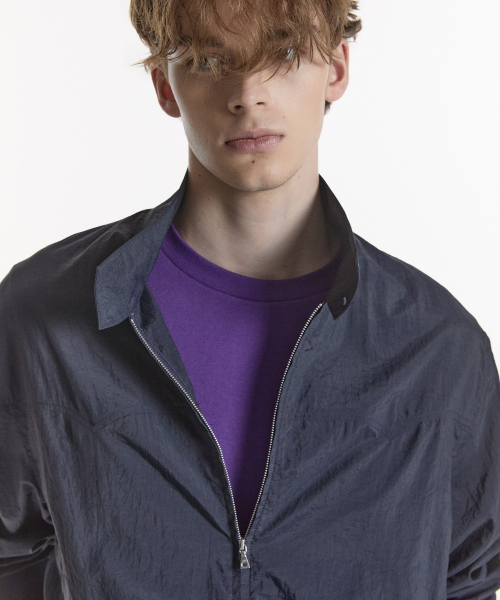 NOHANT(ノアン)の「LIGHT STAND-COLLAR BLOUSON NAVY(ナイロンジャケット・メンズ・ネイビー・SMALL/MEDIUM/LARGE)」の5枚目の写真