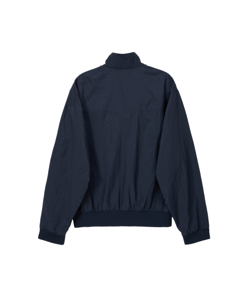 NOHANT(ノアン)の「LIGHT STAND-COLLAR BLOUSON NAVY(ナイロンジャケット・メンズ・ネイビー・SMALL/MEDIUM/LARGE)」の2枚目の写真