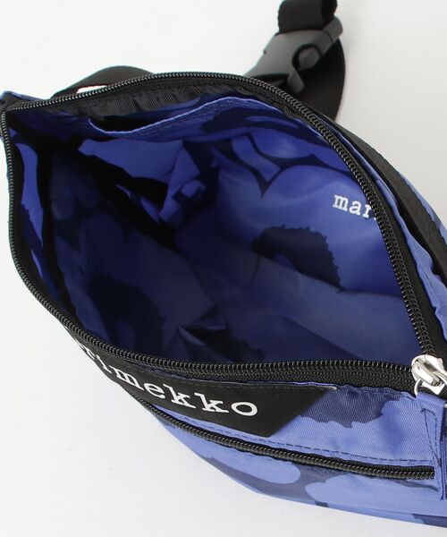 marimekko(マリメッコ)の「Unikko / Neat Crossbody bag S(ショルダーバッグ・レディース・ネイビー・FREE)」の10枚目の写真