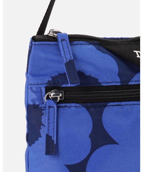 marimekko(マリメッコ)の「Unikko / Neat Crossbody bag S(ショルダーバッグ・レディース・ネイビー・FREE)」の6枚目の写真