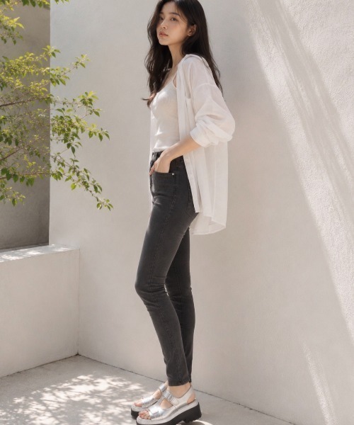 Dolce Fiora(ドルチェフィオラ)の「良く伸びてもたつかないストレッチスキニーパンツ/ストレッチ/スキニー(その他パンツ・レディース・チャコールグレー/ブラック・M/L)」の3枚目の写真