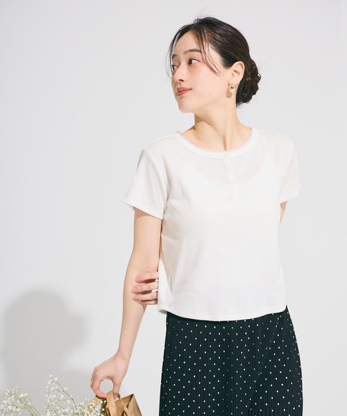 coca(coca)(コカ)の「リブヘンリーネックTシャツ(Tシャツ/カットソー・レディース・ブラック/ライトグレー/ホワイト/レッド・S/M/L)」の7枚目の写真