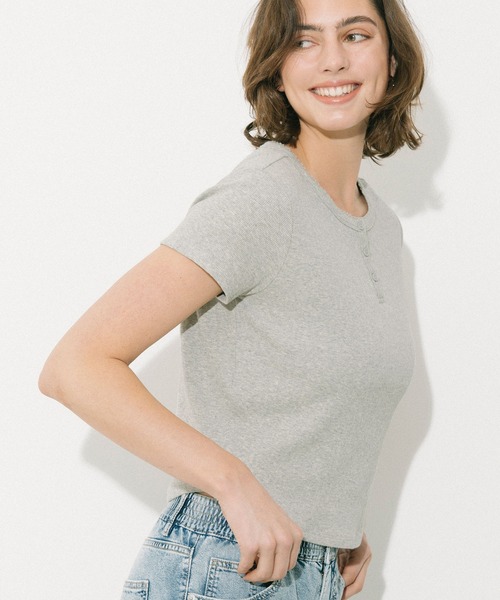 coca(coca)(コカ)の「リブヘンリーネックTシャツ(Tシャツ/カットソー・レディース・ブラック/ライトグレー/ホワイト/レッド・S/M/L)」の18枚目の写真