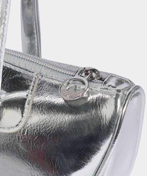 adidas(アディダス)の「ADILENIUM BAG / アディダスオリジナルス adidas Originals(ショルダーバッグ・メンズ・シルバー・FREE)」の6枚目の写真