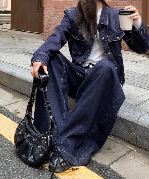 FAVORITO（ファヴォリート）の「デニムショートジャケットパンツセットアップ（セットアップ・レディース・ダークブルー・XL/L/M/S）」の3枚目の写真