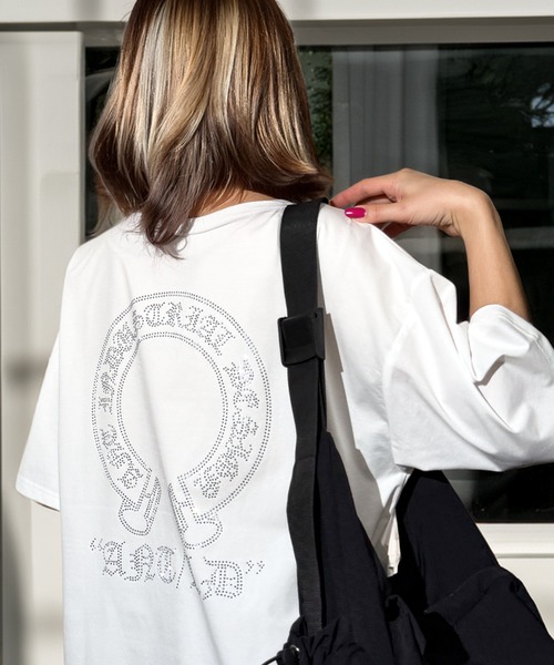 Candlestick（キャンドルスティック）の「ラインストーン ホースシュー ワイドシルエット ストレッチ 半袖Tシャツ（Tシャツ/カットソー・レディース・ホワイト/スミクロ/ブラック・M/L）」の2枚目の写真