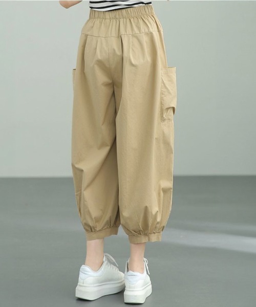 SallyLunn(サリーラン)の「大人カジュアルバルーンパンツ(その他パンツ・レディース・ベージュ/ブラック/カーキ/ワイン・MEDIUM/LARGE)」の18枚目の写真