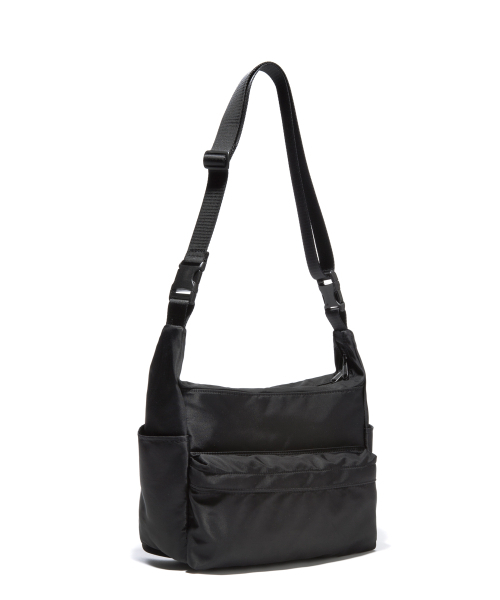 BUTDEEP(バッドディープ)の「022 MORE VARIOUS BAG SMALL-BLACK(メッセンジャーバッグ・レディース・その他・FREE)」の1枚目の写真