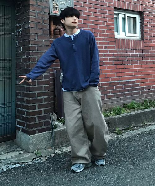ANOLORCODE（アノローコード）の「クロップワッフルヘンリーネックTシャツ (3色)（Tシャツ/カットソー・レディース・ブルー/チャコールグレー/ライトグレー・MEDIUM/LARGE）」の6枚目の写真