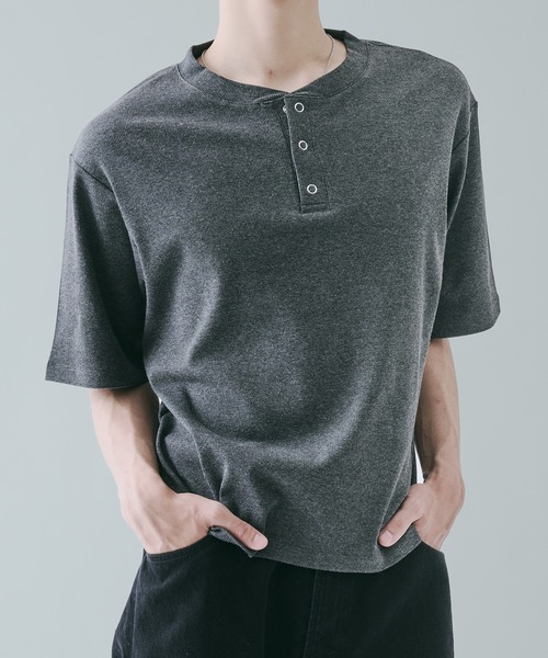 SELLE GLANT(セレグランテ)の「RING BUTTON HENLEY NECK T-SHIRT リングボタンヘンリーネックTシャツ(Tシャツ/カットソー・メンズ・ブラック/チャコールグレー/ブルーグリーン・SMALL/MEDIUM/LARGE)」の22枚目の写真