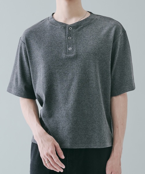 SELLE GLANT(セレグランテ)の「RING BUTTON HENLEY NECK T-SHIRT リングボタンヘンリーネックTシャツ(Tシャツ/カットソー・メンズ・ブラック/チャコールグレー/ブルーグリーン・SMALL/MEDIUM/LARGE)」の21枚目の写真