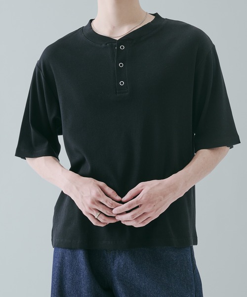 SELLE GLANT(セレグランテ)の「RING BUTTON HENLEY NECK T-SHIRT リングボタンヘンリーネックTシャツ(Tシャツ/カットソー・メンズ・ブラック/チャコールグレー/ブルーグリーン・SMALL/MEDIUM/LARGE)」の6枚目の写真