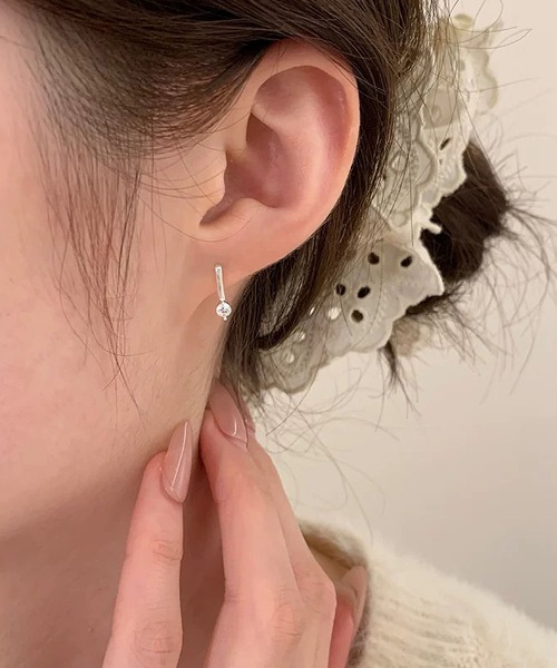 LA VORAGINE(ラ ヴォラジネ)の「ドロップピアスストーン1粒フープピアス 金属アレルギー対応(ピアス(両耳用)・レディース・シルバー/ゴールド・FREE)」の9枚目の写真