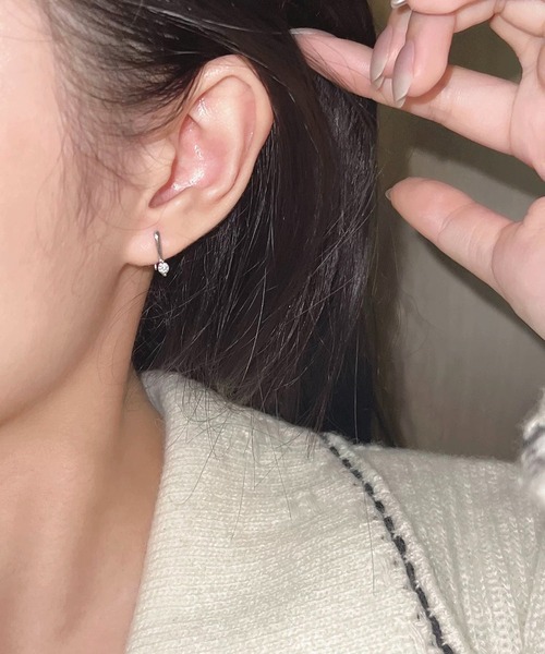 LA VORAGINE(ラ ヴォラジネ)の「ドロップピアスストーン1粒フープピアス 金属アレルギー対応(ピアス(両耳用)・レディース・シルバー/ゴールド・FREE)」の10枚目の写真