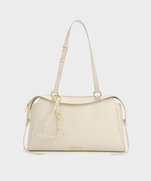 CHARLES & KEITH(チャールズ & キース)の「Haylen ヘイレン ブレイディドチャーム トートバッグ(トートバッグ・レディース・クリーム・M)」の4枚目の写真