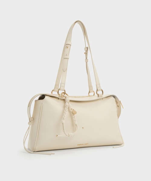 CHARLES & KEITH(チャールズ & キース)の「Haylen ヘイレン ブレイディドチャーム トートバッグ(トートバッグ・レディース・クリーム・M)」の5枚目の写真