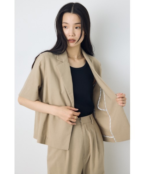 AZUL by moussy(アズールバイマウジー)の「クロップドハーフスリーブジャケット(テーラードジャケット・レディース・ベージュ/ブラック・MEDIUM/SMALL)」の13枚目の写真