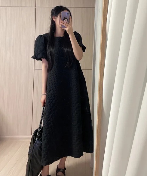FAVORITO（ファヴォリート）の「Uネックロングワンピース（ワンピース・レディース・ブラック/ホワイト・F）」の2枚目の写真