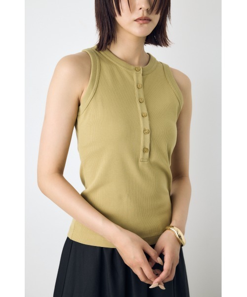 AZUL by moussy(アズールバイマウジー)の「ヘンリーネックタンクトップ(タンクトップ・レディース・ベージュ/オフホワイト/ブラック・SMALL/MEDIUM)」の3枚目の写真