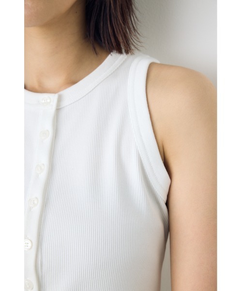 AZUL by moussy(アズールバイマウジー)の「ヘンリーネックタンクトップ(タンクトップ・レディース・ベージュ/オフホワイト/ブラック・SMALL/MEDIUM)」の19枚目の写真