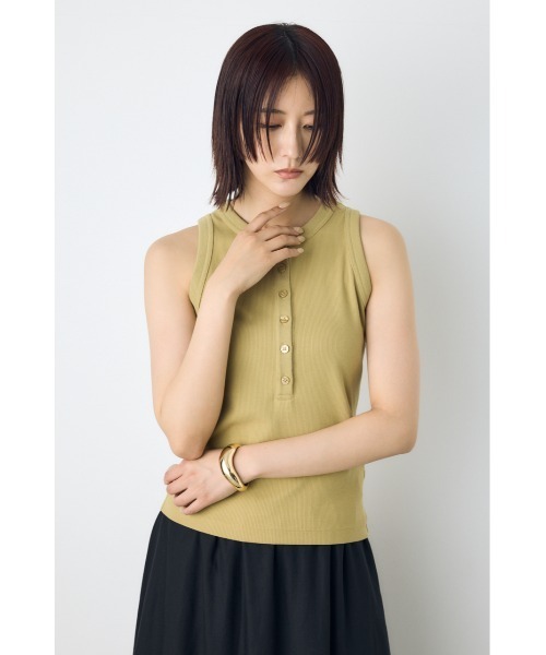 AZUL by moussy(アズールバイマウジー)の「ヘンリーネックタンクトップ(タンクトップ・レディース・ベージュ/オフホワイト/ブラック・SMALL/MEDIUM)」の5枚目の写真