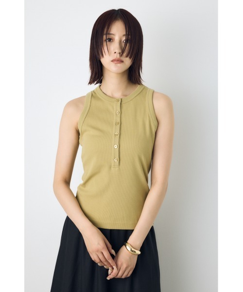 AZUL by moussy(アズールバイマウジー)の「ヘンリーネックタンクトップ(タンクトップ・レディース・ベージュ/オフホワイト/ブラック・SMALL/MEDIUM)」の6枚目の写真