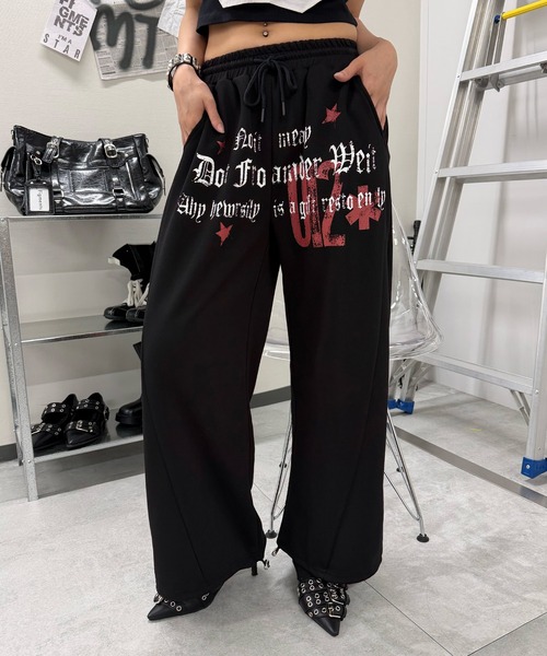 Figments(フィグメンツ)の「Y2Kフロント&バックプリントスウェットパンツ(その他パンツ・レディース・ブラック・FREE)」の1枚目の写真