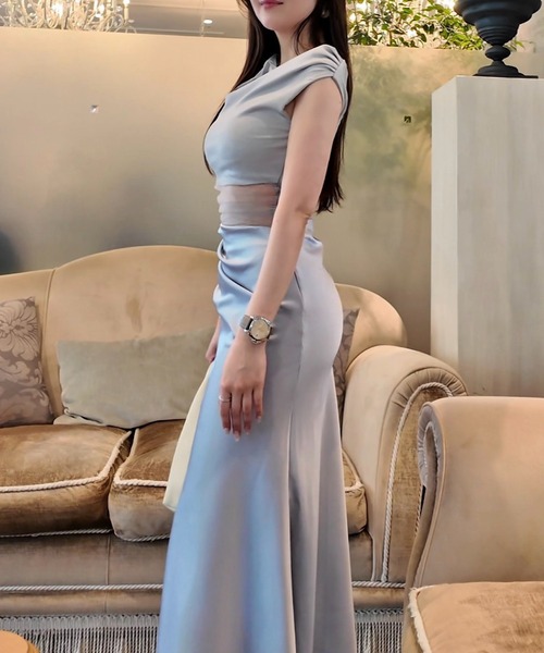 THEODORIC.dy(セオドリックディ)の「シルキースシースルードレス(余白で魅せる美しさ)(ドレス・レディース・アイボリー/ライトグレー・MEDIUM/SMALL)」の4枚目の写真