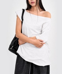 オフショルダーオーバーサイズ半袖Tシャツ