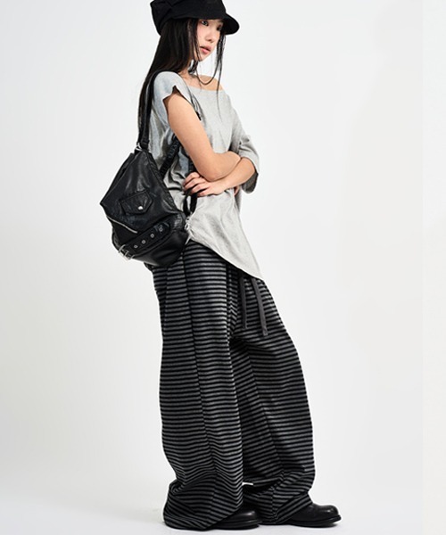 raucohouse（ラウコハウス）の「オフショルダーオーバーサイズ半袖Tシャツ（Tシャツ/カットソー・レディース・ホワイト/ブラック/グレー・FREE）」の16枚目の写真