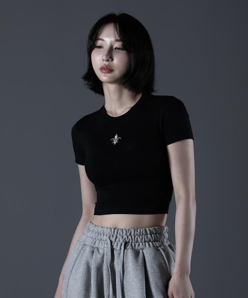 CARMID（カミド）の「(W) ノーブルクロップ半袖 [ブラック]（Tシャツ/カットソー・レディース・その他・1/2）」の2枚目の写真