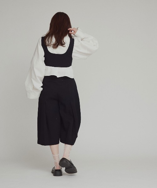 W:Huku(フーク)の「【W:Huku / ドライタッチツイル】リボンビスチェ / Dry-Touch Twill Ribbon Bustier(ベスト・レディース・ブラック/ベージュ・M/L)」の11枚目の写真
