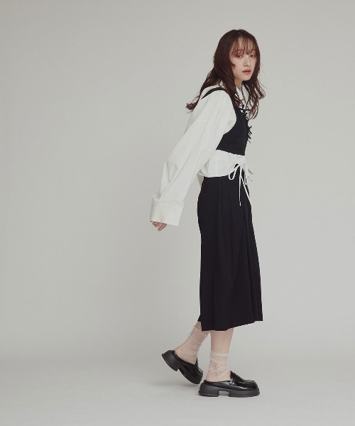 W:Huku(フーク)の「【W:Huku / ドライタッチツイル】リボンビスチェ / Dry-Touch Twill Ribbon Bustier(ベスト・レディース・ブラック/ベージュ・M/L)」の14枚目の写真