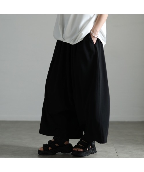 GOLDJAPAN(ゴールドジャパン)の「ワイドサルエルパンツ【大きいサイズ対応】(その他パンツ・レディース・チャコール/ブラック・LL~3L/4L~5L)」の12枚目の写真